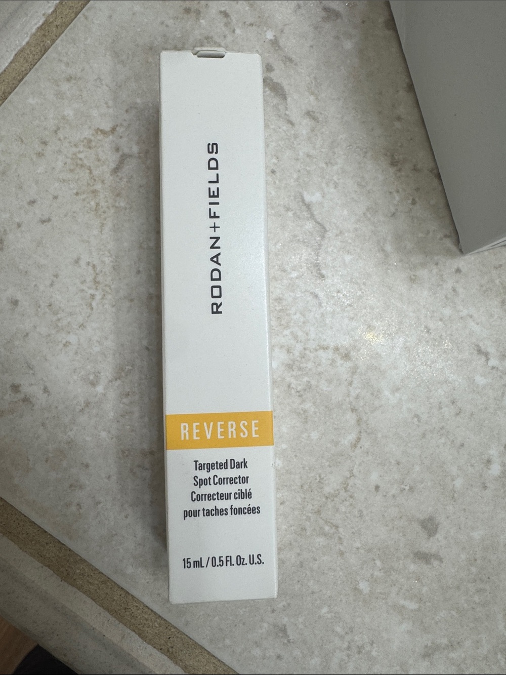 Rodan + Fields Reverse Targeted Dark Spot Corrector – White, Yellow